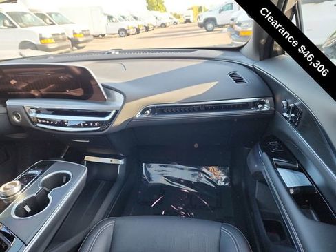 Used 2025 Cadillac Lyriq Sport image 23