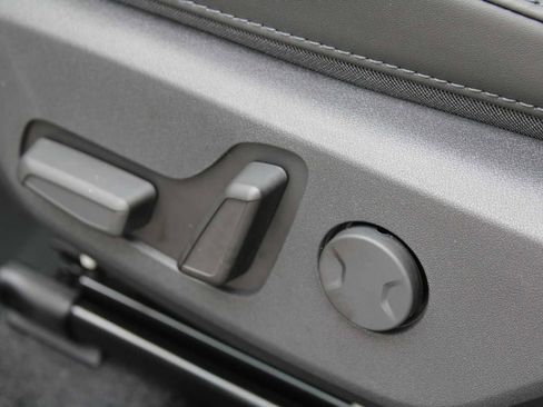 New 2025 Kia Niro EX image 21