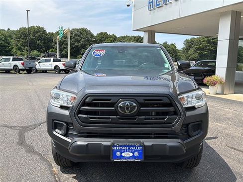 Used 2019 Toyota Tacoma SR AWD/4WD image 2