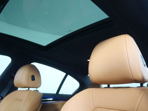 Used 2023 BMW 530i w/ M Sport Package image 11