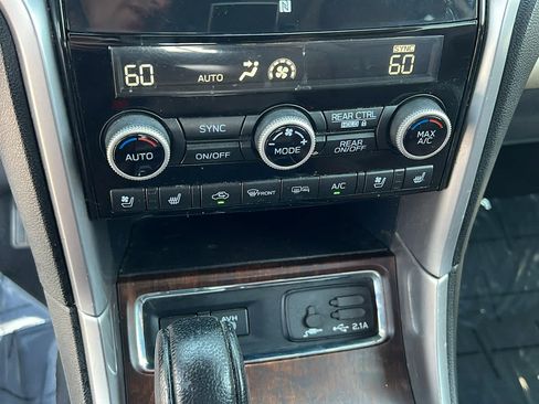 Used 2019 Subaru Ascent Touring w/ Popular Package #3 AWD/4WD image 14