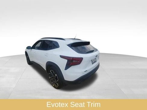 Used 2025 Chevrolet Trax RS w/ Driver Confidence Package image 14