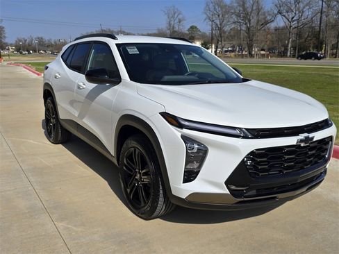 Used 2025 Chevrolet Trax ACTIV w/ Driver Confidence Package image 7