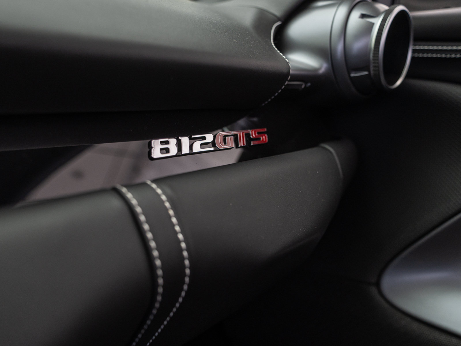 Used 2022 Ferrari 812 GTS RWD image 28