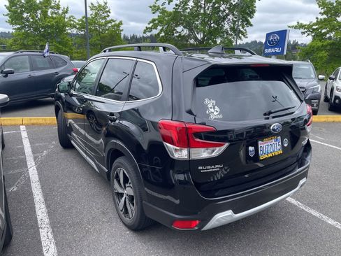 Used 2020 Subaru Forester Touring AWD/4WD image 2