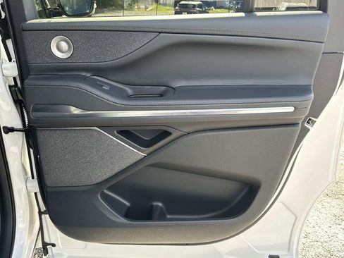 New 2025 Lincoln Navigator L Reserve w/ Jet Appearance Package image 16