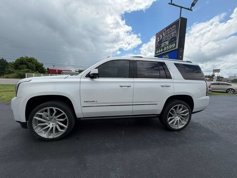 Used 2017 GMC Yukon Denali AWD/4WD image 5