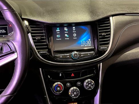 Used 2017 Chevrolet Trax Premier FWD image 10