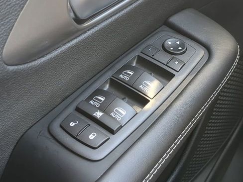 New 2026 Chrysler Pacifica Select w/ S Appearance Package image 30