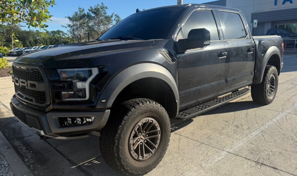 Used 2020 Ford F150 Raptor w/ Equipment Group 802A Luxury AWD/4WD image 1