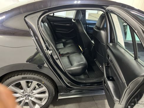 Used 2022 MAZDA MAZDA3 s FWD image 18