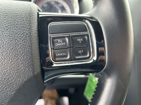 Used 2018 Dodge Grand Caravan SE FWD image 18