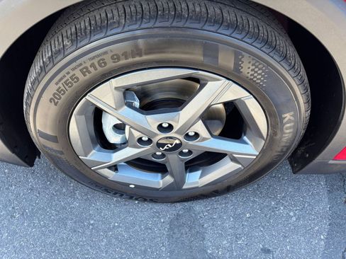 Used 2025 Kia K4 FWD image 29