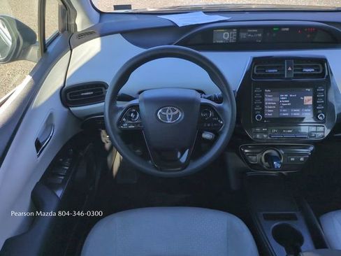 Used 2022 Toyota Prius LE image 17