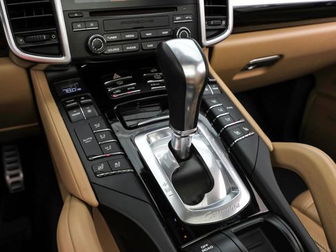 Used 2017 Porsche Cayenne S w/ Premium Plus Package image 27