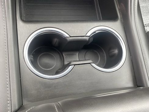 Used 2022 GMC Yukon SLE image 25