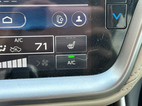 Used 2024 Subaru Outback Premium AWD/4WD image 21