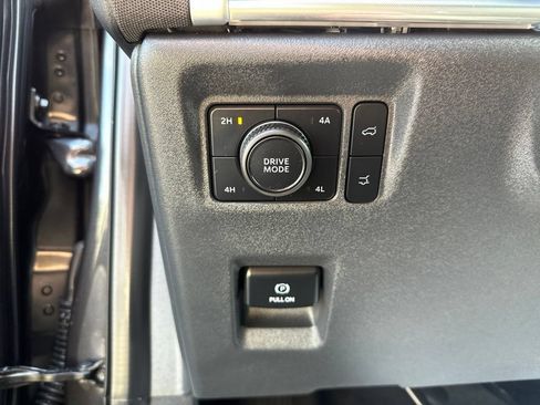 Used 2025 Ford Expedition Max Platinum w/ Driver's Package AWD/4WD image 17