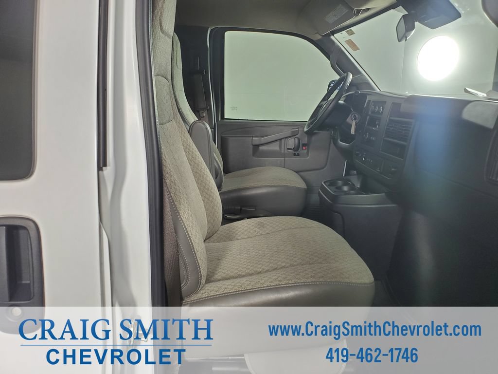 Used 2024 Chevrolet Express 3500 LT w/ LT Preferred Equipment Group RWD image 13