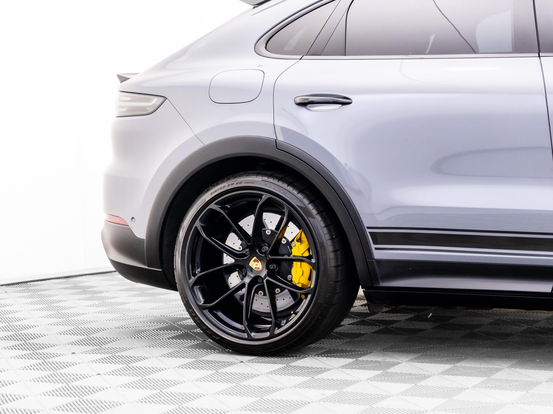 Used 2023 Porsche Cayenne Turbo GT AWD/4WD image 34