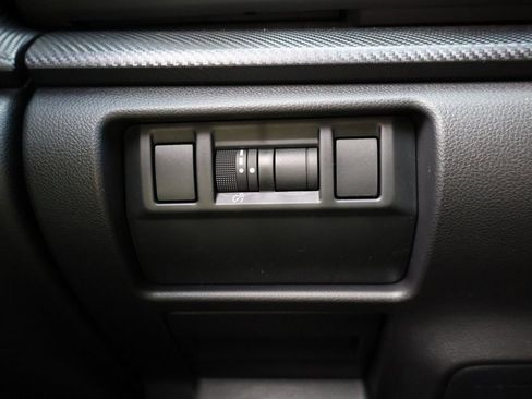 New 2025 Subaru Crosstrek 2.5i Limited w/ Crosstrek Mirror Package image 32