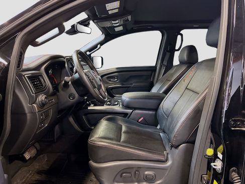 Used 2024 Nissan Titan PRO-4X w/ Pro-4x Convenience Package AWD/4WD image 22