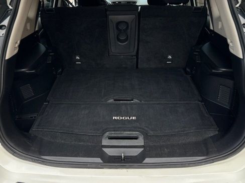 Used 2019 Nissan Rogue SV w/ Premium Package image 12