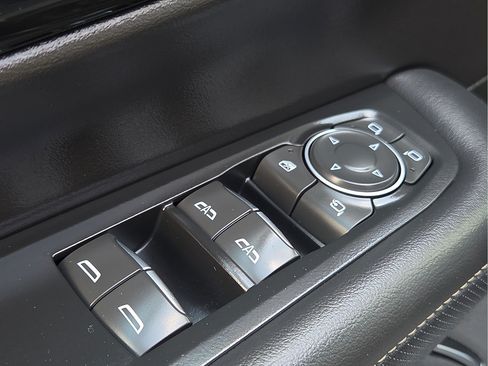 Used 2025 Chevrolet Tahoe Premier AWD/4WD image 14