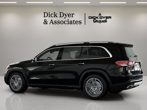 Used 2025 Mercedes-Benz GLS 450 4MATIC image 27