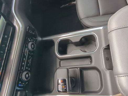 Used 2025 Chevrolet Silverado 1500 LTZ w/ LTZ Premium Package image 19