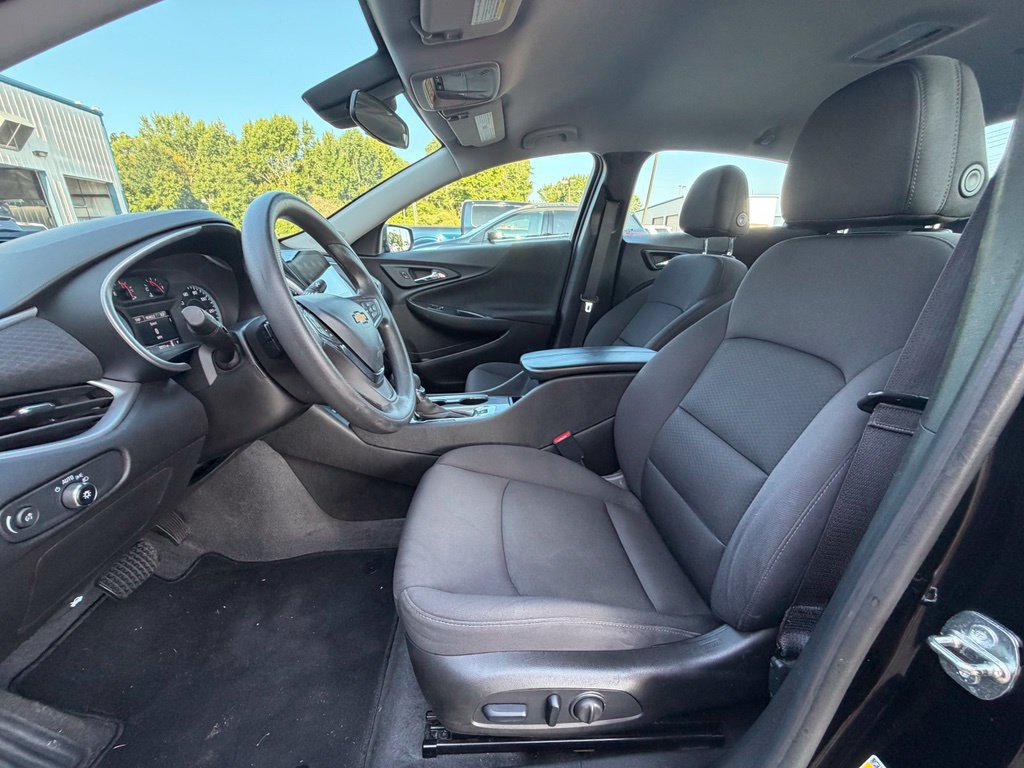 Used 2023 Chevrolet Malibu LT FWD image 11