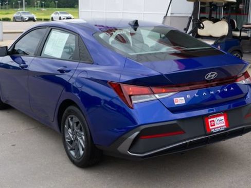 Used 2024 Hyundai Elantra SEL FWD image 3