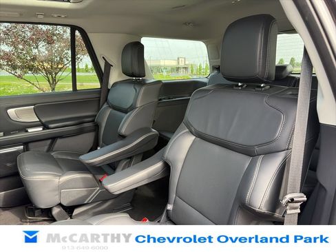 Used 2025 Ford Expedition Platinum AWD/4WD image 56