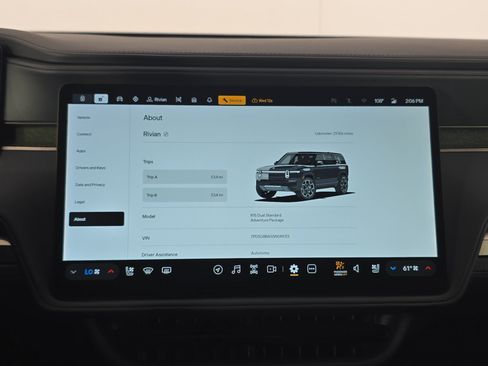 Used 2025 Rivian R1S Adventure AWD/4WD image 28