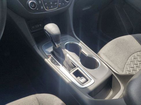 Used 2024 Chevrolet Equinox LT FWD image 18
