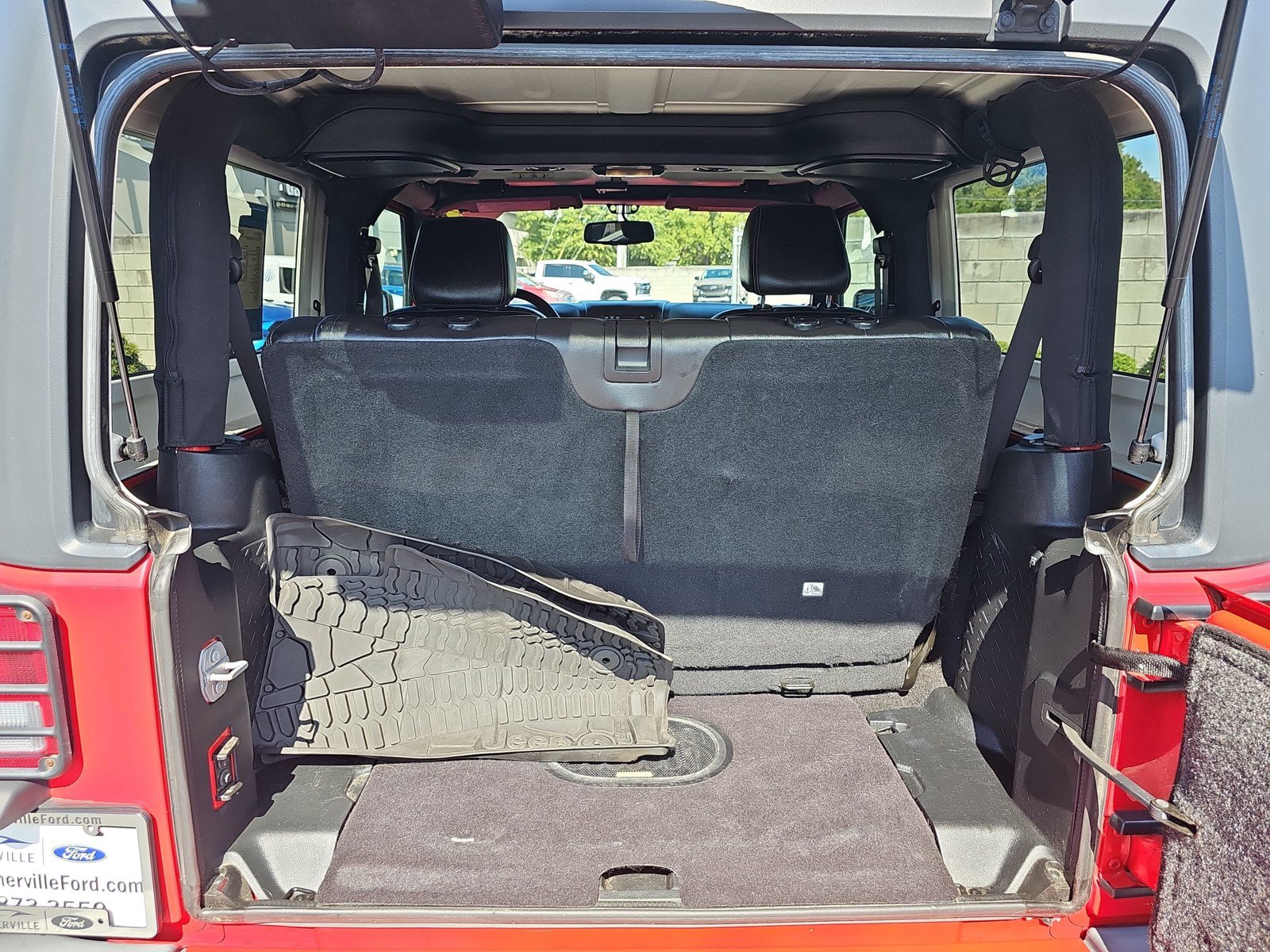Used 2017 Jeep Wrangler Sahara w/ Dual Top Group AWD/4WD image 12