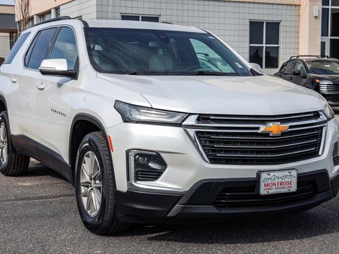 Used 2022 Chevrolet Traverse LT w/ LPO, Floor Liner Package image 3