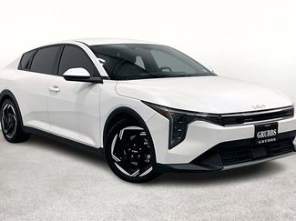 Used 2025 Kia K4 EX video 1