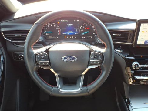 Used 2024 Ford Explorer ST-Line w/ Class IV Trailer Tow Package AWD/4WD image 12