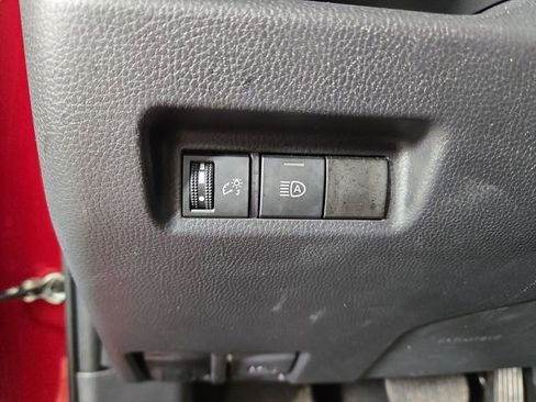 Used 2025 Toyota RAV4 XLE image 28