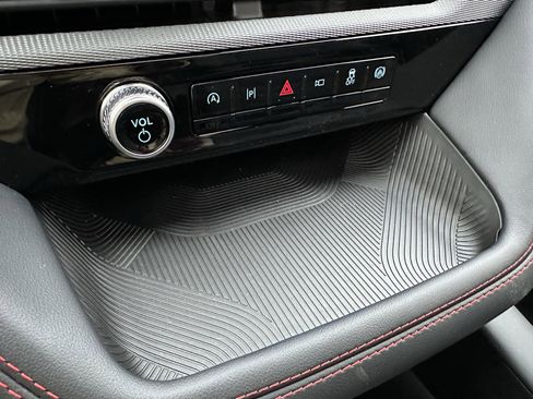 New 2026 Ford Explorer ST-Line w/ ST-Line Street Pack image 21