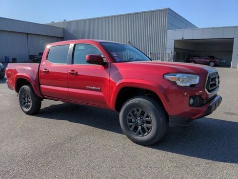 Used 2021 Toyota Tacoma SR5 RWD image 2