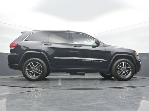 Used 2022 Jeep Grand Cherokee Limited image 23