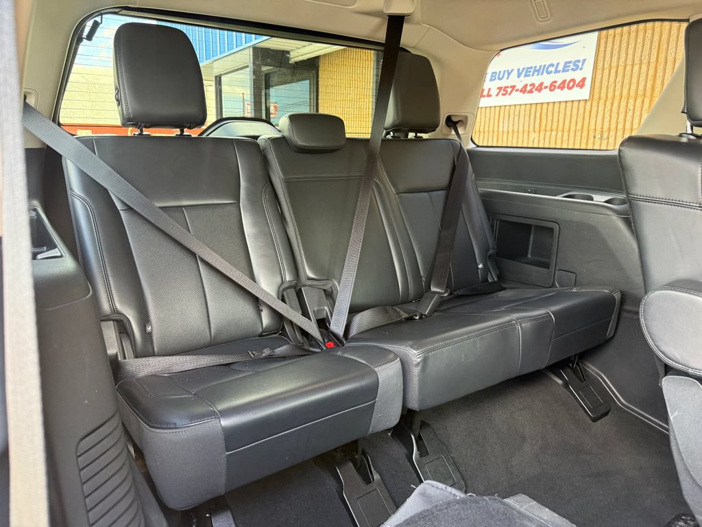 Used 2024 Ford Expedition XLT RWD image 25