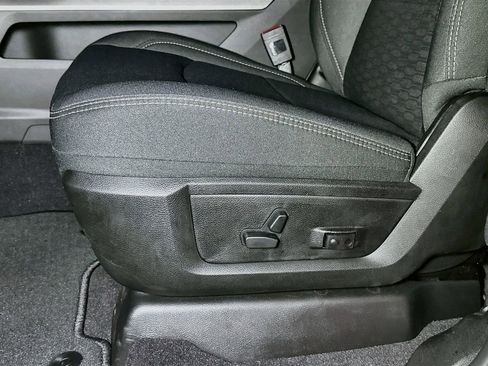 New 2026 RAM 2500 Big Horn AWD/4WD image 13