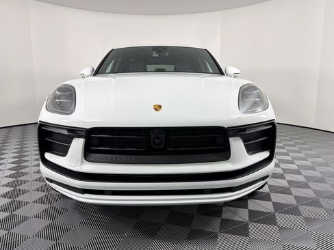 Certified 2026 Porsche Macan AWD/4WD image 6