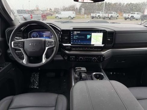 Used 2025 Chevrolet Silverado 1500 LT Trail Boss w/ Convenience Package II image 17