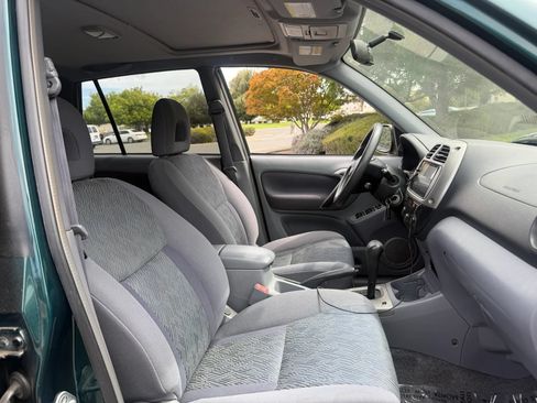 Used 2002 Toyota RAV4 4WD w/ "L" Pkg image 14