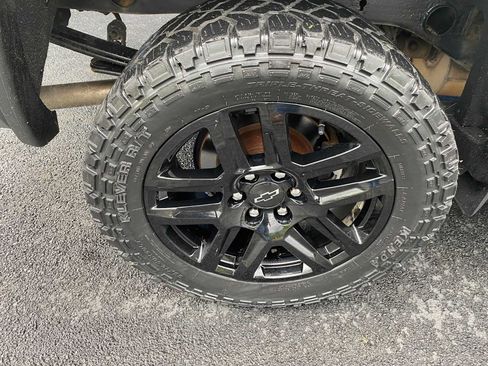 Used 2017 GMC Sierra 1500 SLE w/ SLE Value Package AWD/4WD image 36