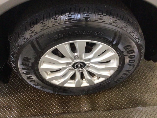 Used 2022 Nissan Armada S AWD/4WD image 29